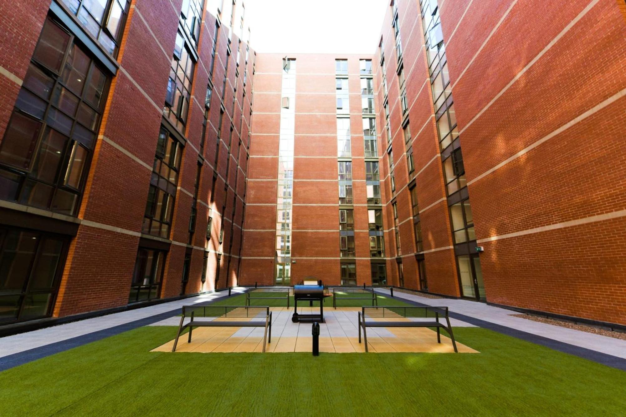 Ferienwohnung For Students Only At Great Patrick Street Belfast Exterior foto